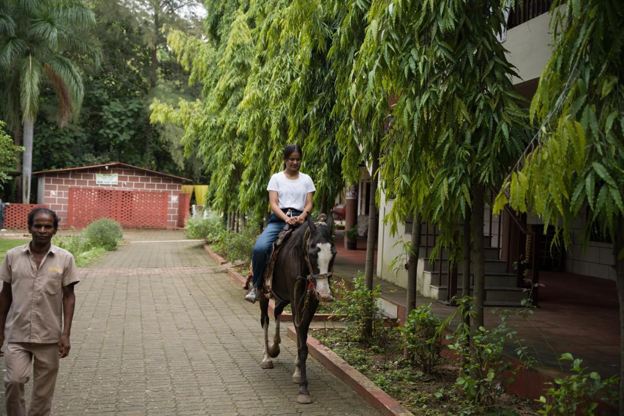 Vananchal Resort Jambughoda Eksteriør bilde